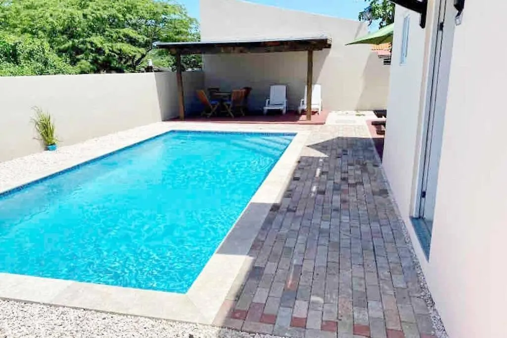Villa Sabana Noord 0*,